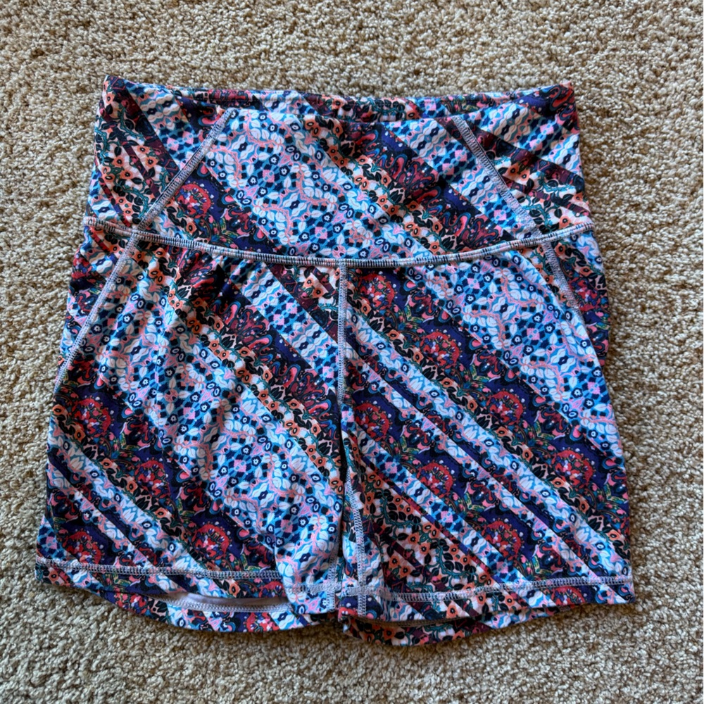Women’s Multicolor Patterned Stretch Shorts